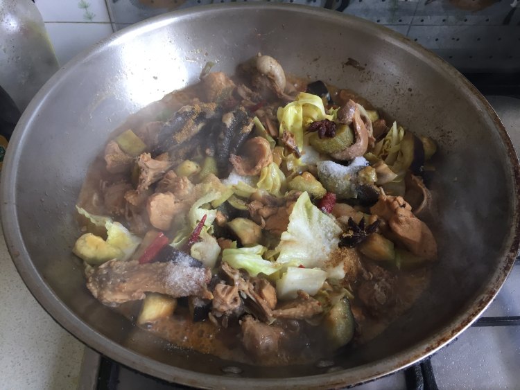 圆白菜茄子炖鸡块步骤13