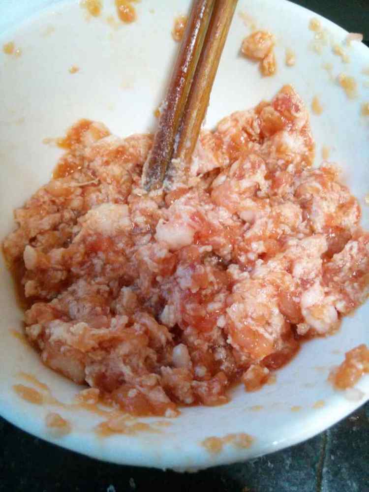 肉末炒茄子步骤1