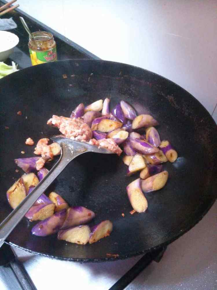 肉末炒茄子步骤3