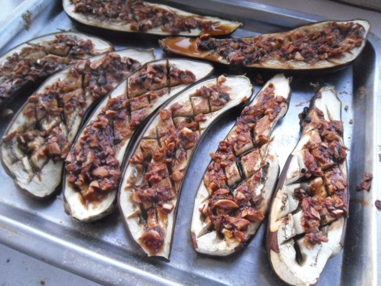 蒜粒烤茄子步骤10