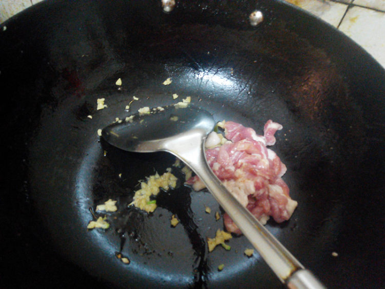 红烧肉片青椒茄子步骤8