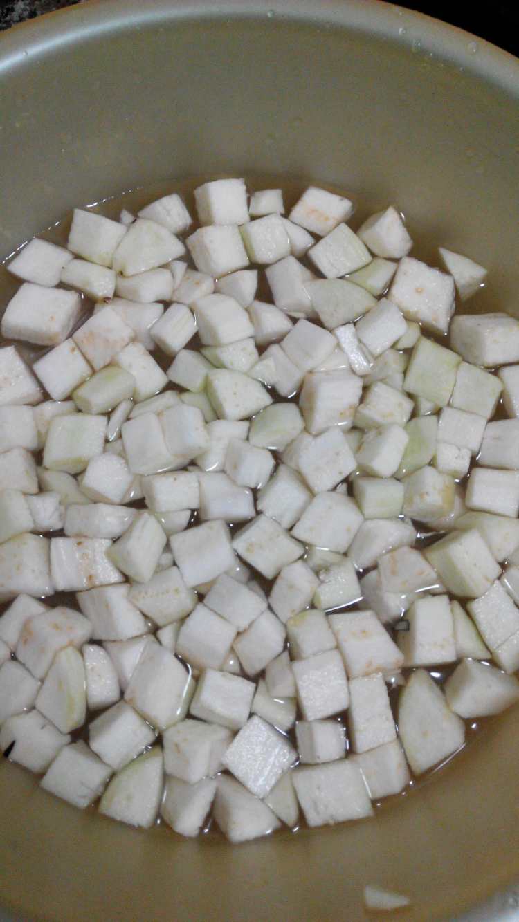 西红柿炒茄丁步骤3