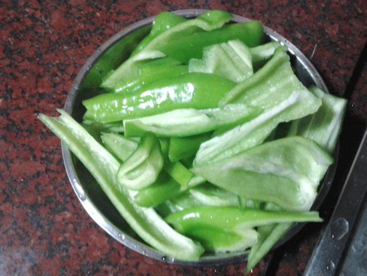 煸炒三鲜步骤1