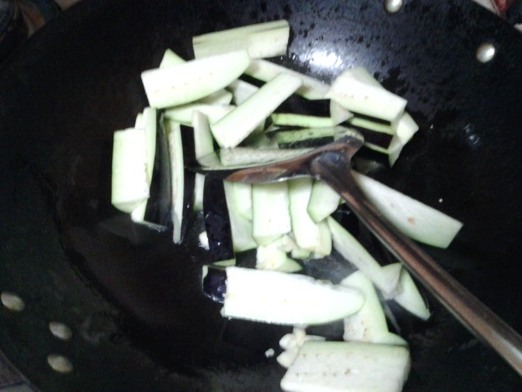 煸炒三鲜步骤6