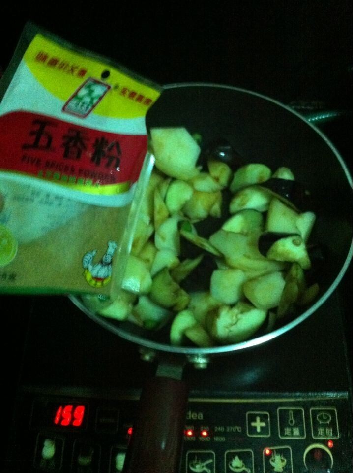 炖茄子土豆步骤4