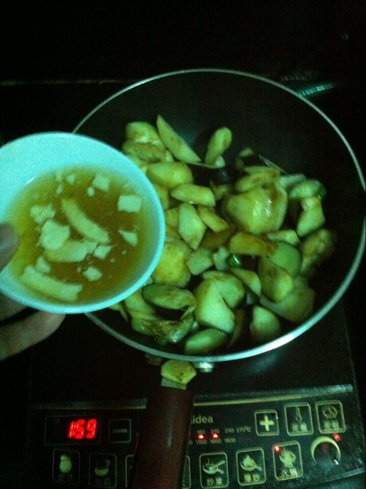 炖茄子土豆步骤6