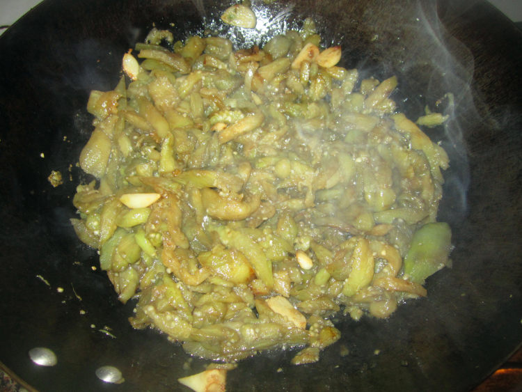 蚝油茄丝步骤9