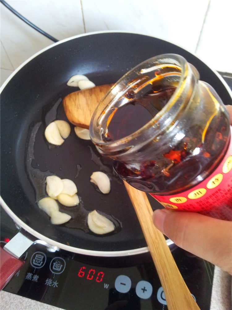 老干妈炒茄子步骤7