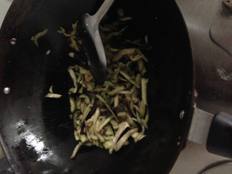 青椒茄丝步骤5