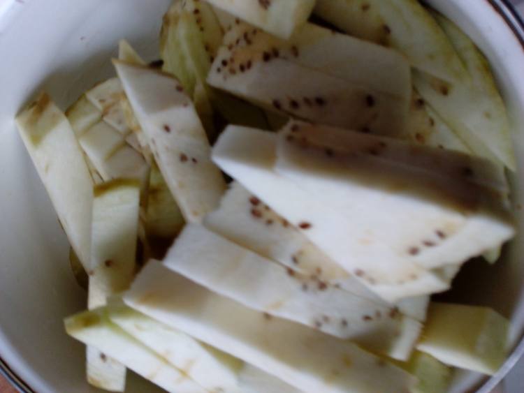 茄子炒豆腐片步骤1