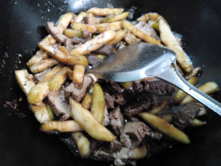 茄子炒豆腐片步骤6