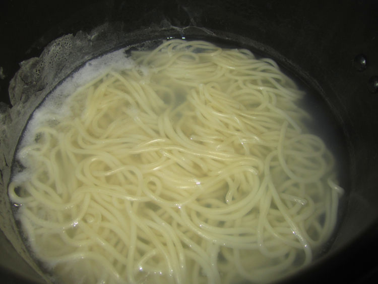 茄子拌面步骤1