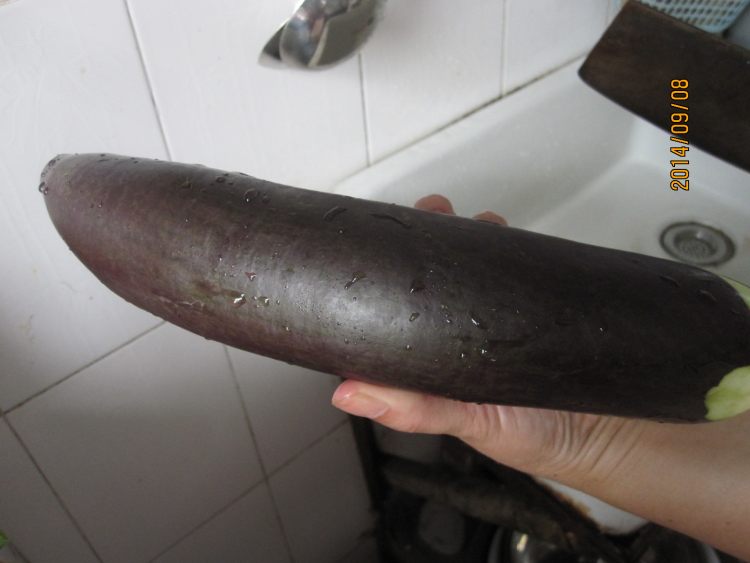 茄子淋蒜步骤1
