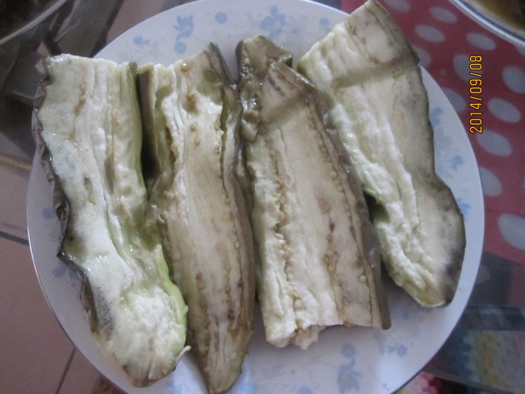 茄子淋蒜步骤5