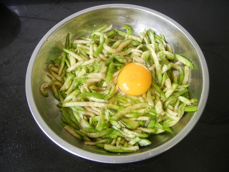 秋风茄丝蛋饼步骤5