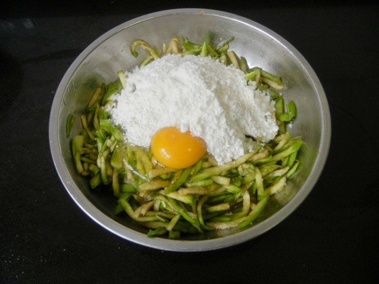 秋风茄丝蛋饼步骤6
