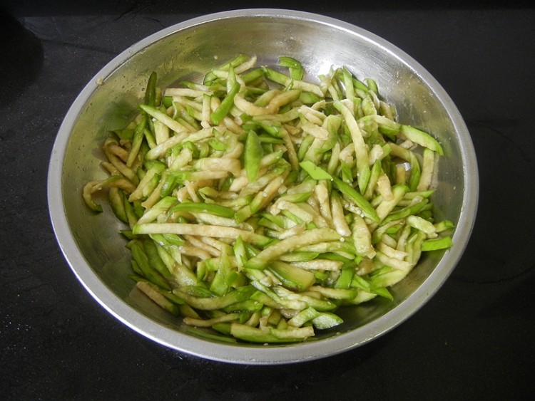 秋风茄丝蛋饼步骤4