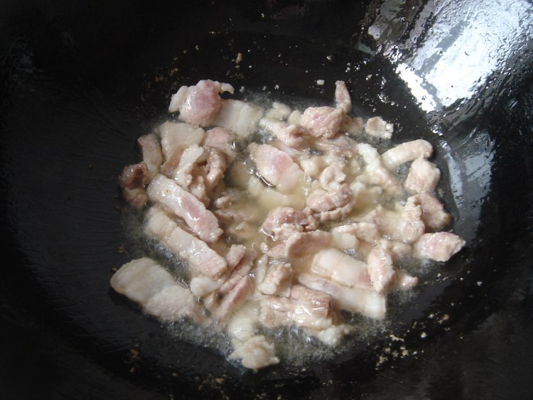 茄片炒肉步骤3