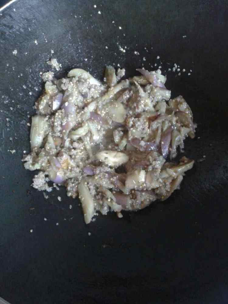 蒜末炒茄子步骤8