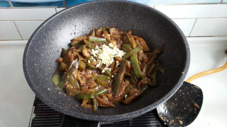 黄豆酱焖茄子步骤8