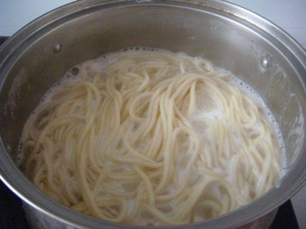 西红柿茄子拌面步骤11