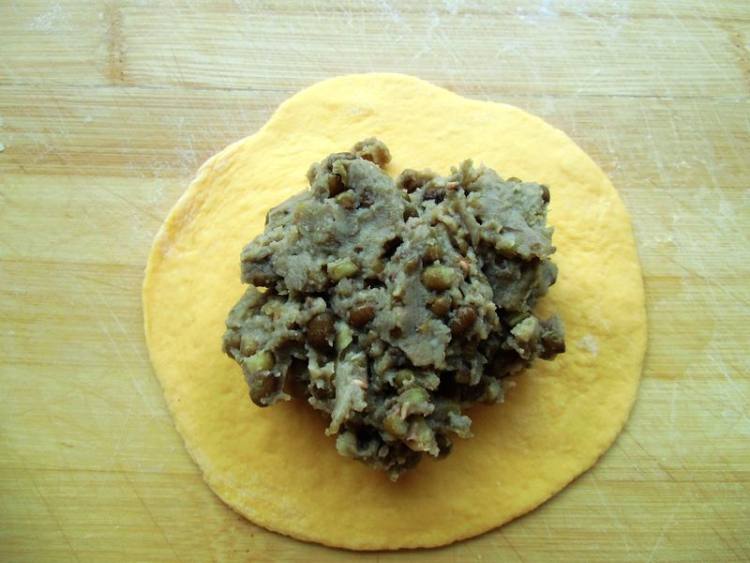 胡萝卜绿豆馅饼步骤6
