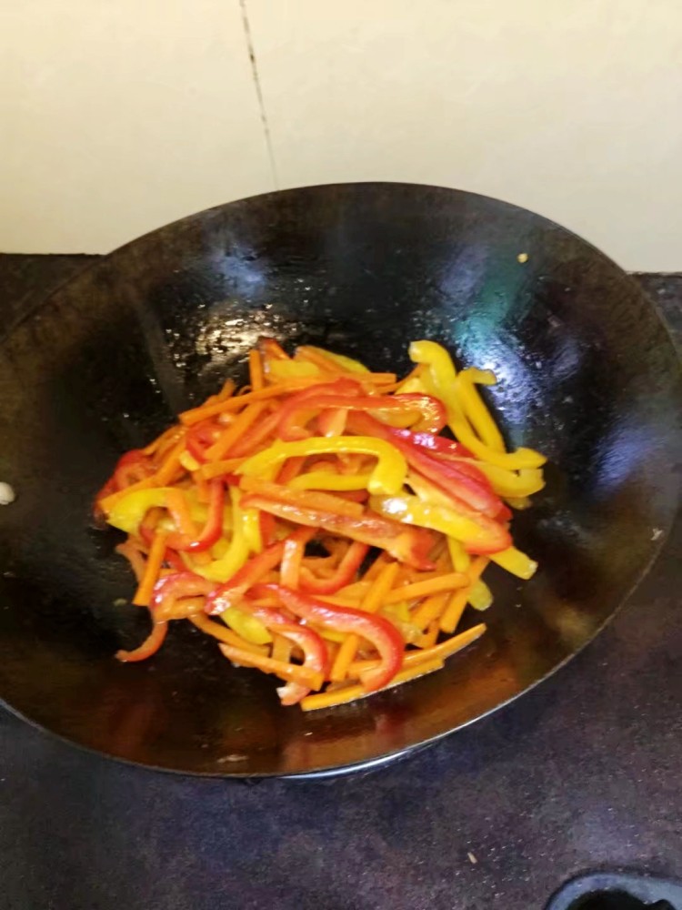 菜椒炒肉片步骤10