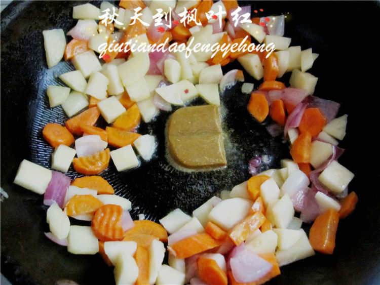 咖喱杂蔬丸子焖饭步骤5