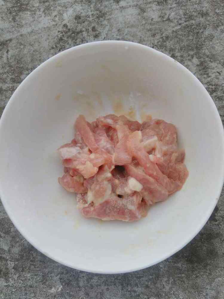 胡萝卜瘦肉面步骤3