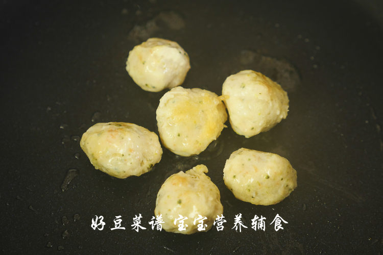 奶香丸子烩意面步骤8