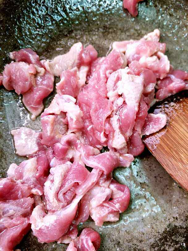 玉米胡萝卜炒肉步骤5
