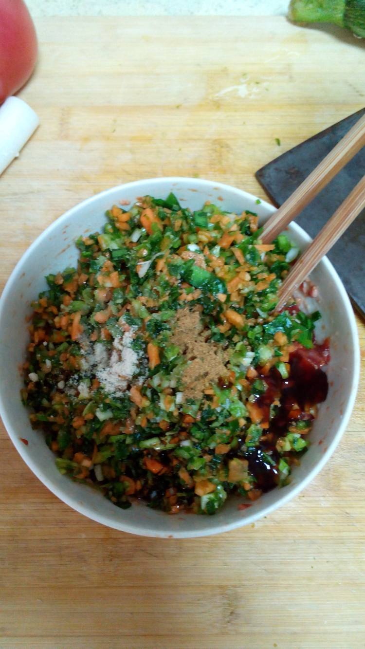 酸汤牛肉馄饨步骤4