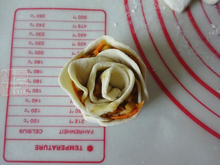 #盛夏餐桌 #玫瑰煎饺步骤11