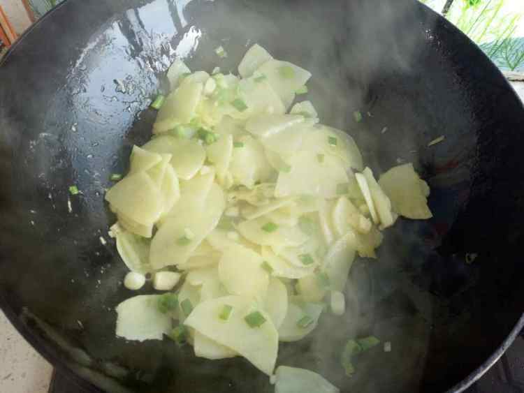 洋葱胡萝卜杏鲍菇炒土步骤4