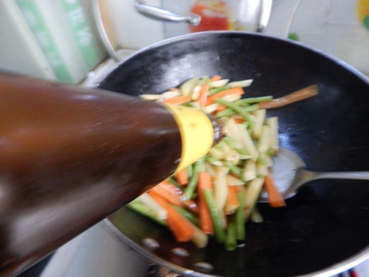 土豆烧豆角步骤8