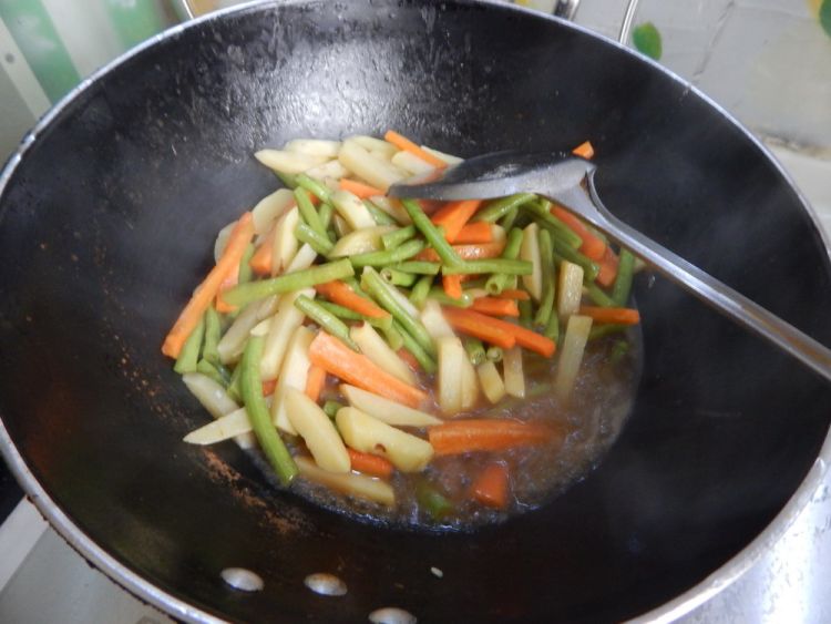 土豆烧豆角步骤10