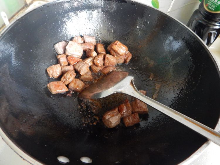 小土豆烧牛腩步骤6