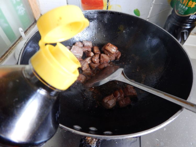 小土豆烧牛腩步骤7