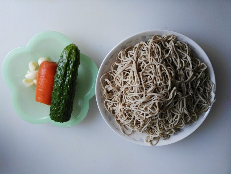 家常椒油拌豆腐丝步骤1