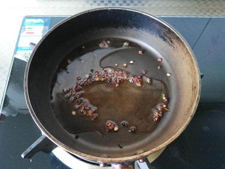 家常椒油拌豆腐丝步骤4