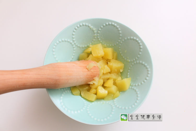 宝宝辅食食谱  土豆鳕步骤5