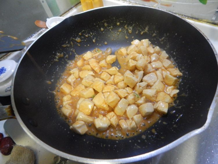 糖醋酱莴笋鸡丁步骤6