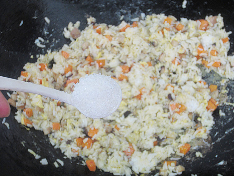香菇炒饭步骤7