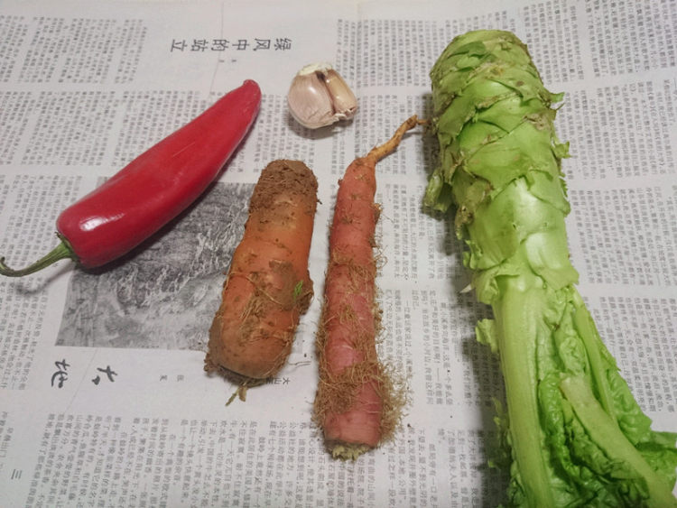 胡萝卜拌莴苣步骤1