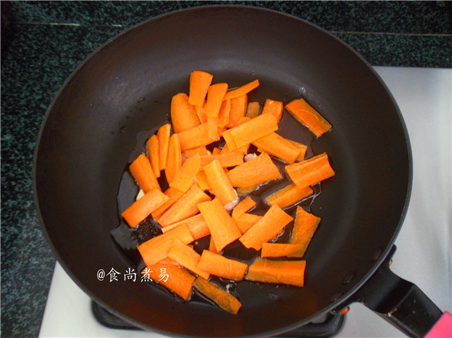 莴笋胡萝卜片步骤3
