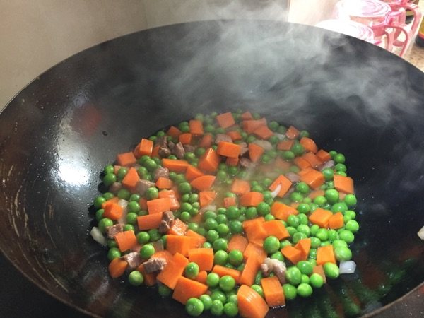 胡萝卜炒青豆步骤7