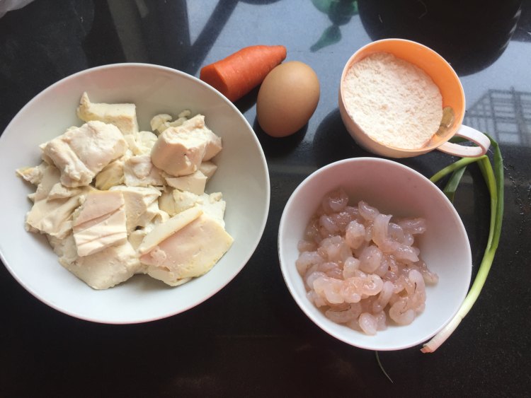 豆腐虾饼#非转基因金步骤1