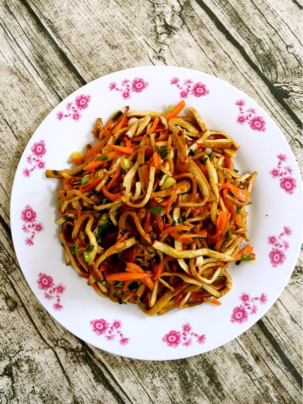 胡萝卜蚝油炒豆干步骤8