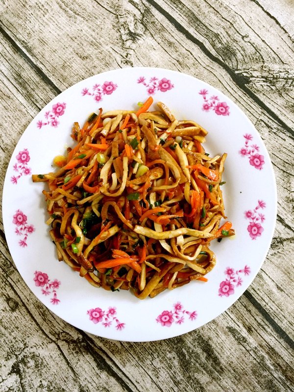 胡萝卜蚝油炒豆干步骤9