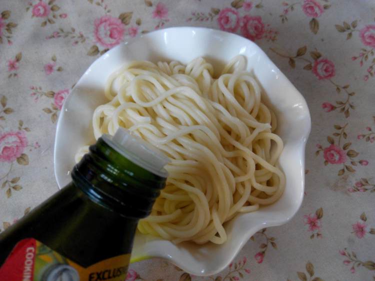 麻酱凉面步骤7